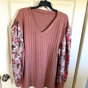 Pink blouse 5x no tag and unsure of brand. Plus like new!